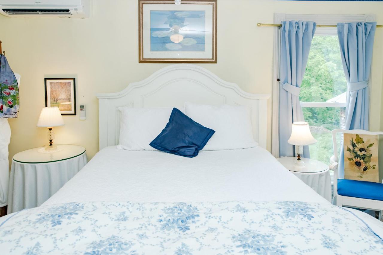 The Mark Addy Bed And Breakfast Nellysford Exterior photo